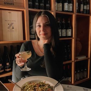 Meet your Posher, Shana